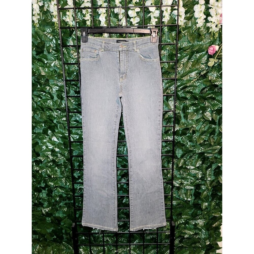 Womyn Gray Denim BootCut Jeans Size 2 Mid-Rise Womens Stretchy